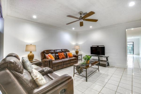 15 Mi to Beach Modern Coral Springs Home